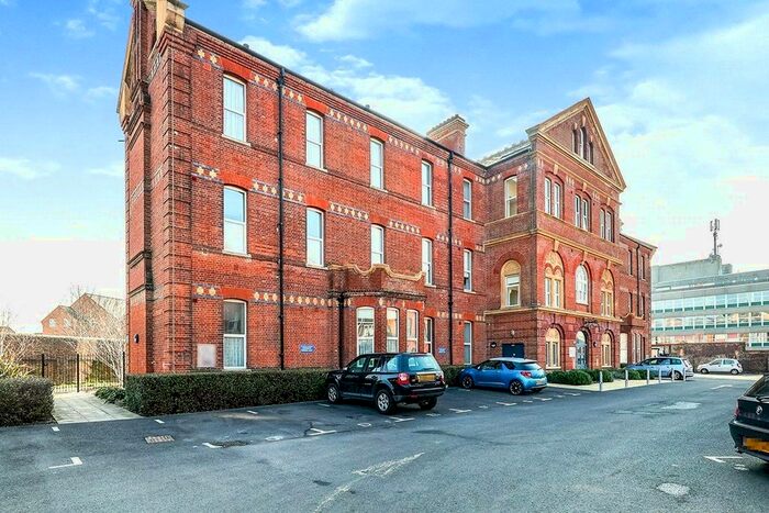 2 Bedroom Flat To Rent In Union Road, Portsmouth, Hampshire, PO3