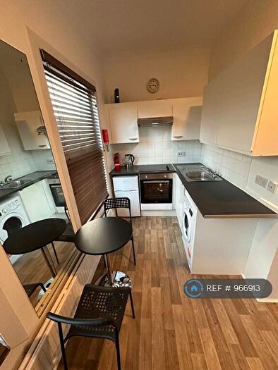 Studio To Rent In Newlyn Road, London, N17