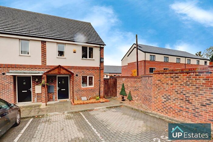 2 Bedroom End Terrace House For Sale In Willowbank Road, Hinckley, LE10