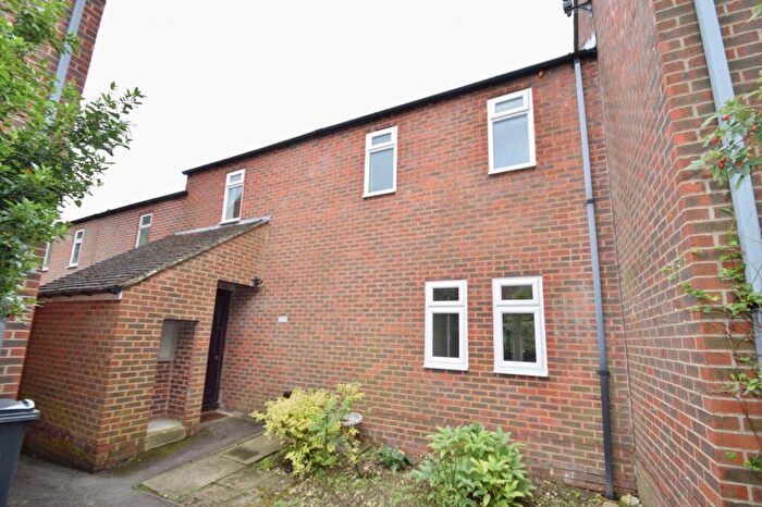 3 Bedroom Terraced House To Rent In Stanmore, SO22