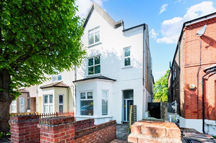 2 Bedroom Flat To Rent In Rosendale Road London, SE21