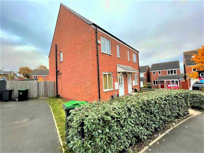 3 Bedroom Semi-Detached House To Rent In Chestnut Street, Walsall WS5