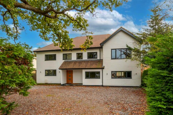 7 Bedroom Detached House To Rent In Haroldslea Drive, Horley, RH6