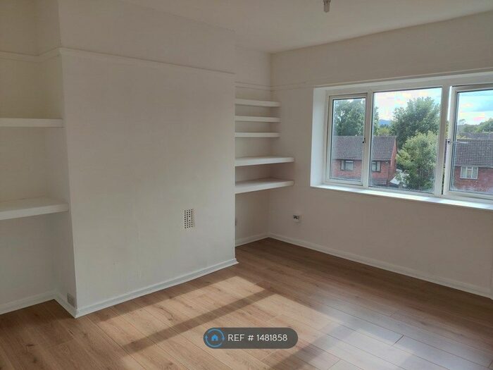 1 Bedroom Flat To Rent In Essex Close, Worcester, WR2