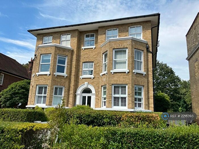 2 Bedroom Flat To Rent In Surbiton Hill Park, Surbiton, KT5