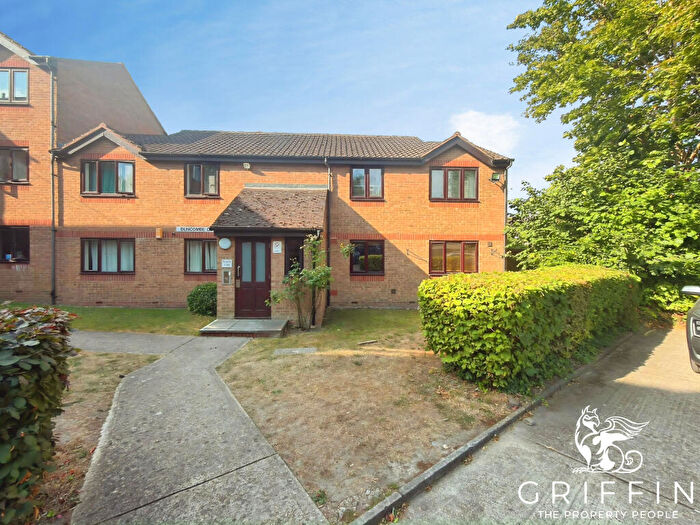 2 Bedroom Flat To Rent In Wingrove Drive, Purfleet-On-Thames, RM19