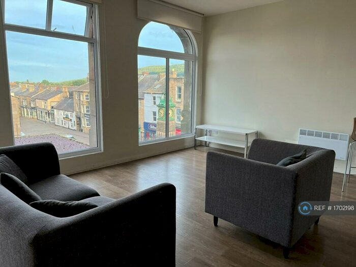 2 Bedroom Flat To Rent In Kirkgate, Otley, LS21