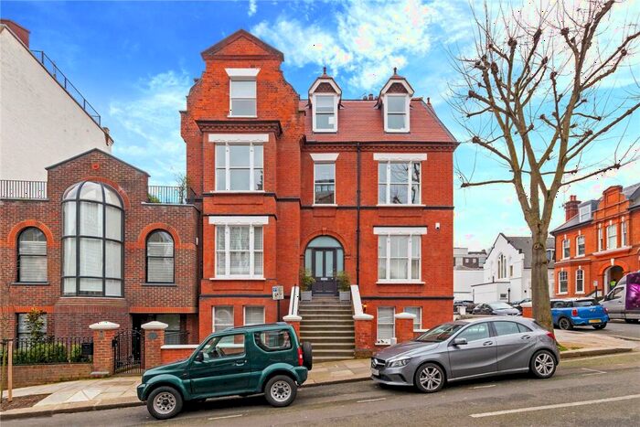 3 Bedroom Apartment To Rent In Willoughby Road, Hampstead, London, NW3