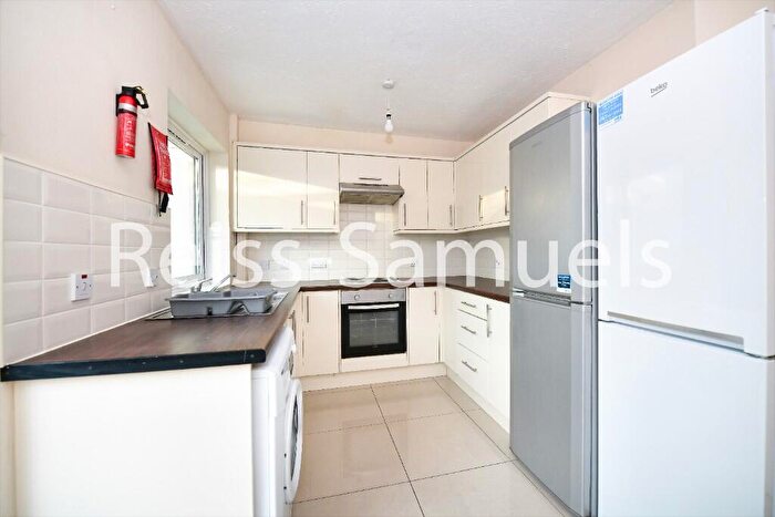 5 Bedroom End Of Terrace House To Rent In Barnfield Place, London, E14