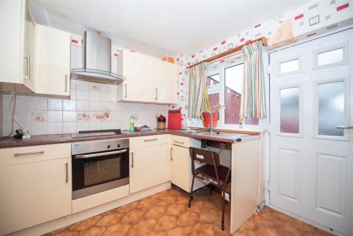3 Bedroom Terraced House For Sale In Woodborough Road, Mapperley, Nottingham, NG3