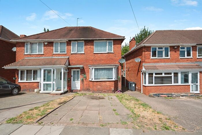 3 Bedroom Semi-Detached House For Sale In Aldridge Road, Great Barr, Birmingham, B44