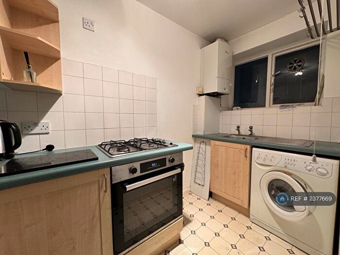 1 Bedroom Flat To Rent In Fairholt Road, London, N16