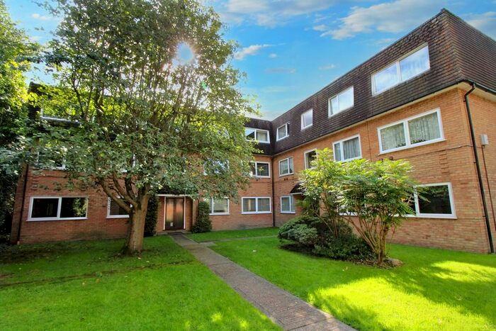 2 Bedroom Flat To Rent In Gothic Court, Yorktown Road, Sandhurst, Berkshire, GU47
