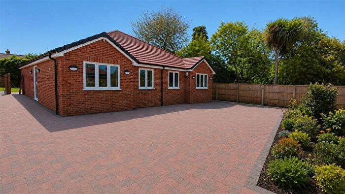2 Bedroom Bungalow For Sale In Chuzzlewit Close, Shorne, DA12
