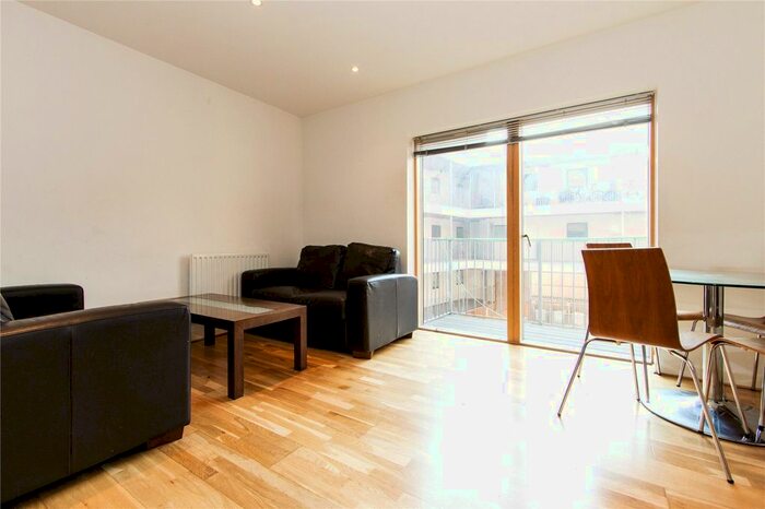 2 Bedroom Flat To Rent In Dalston Lane, Hackney, London, E8