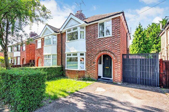 3 Bedroom Semi-Detached House To Rent In Birdwood Road, Cambridge, CB1