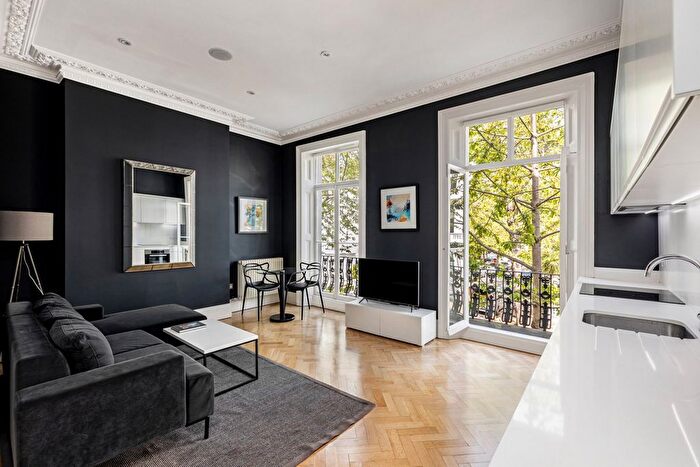 1 Bedroom Flat To Rent In Brunswick Gardens, Kensington, W8