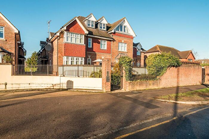 2 Bedroom Apartment For Sale In Shoppenhangers Road, Maidenhead, SL6