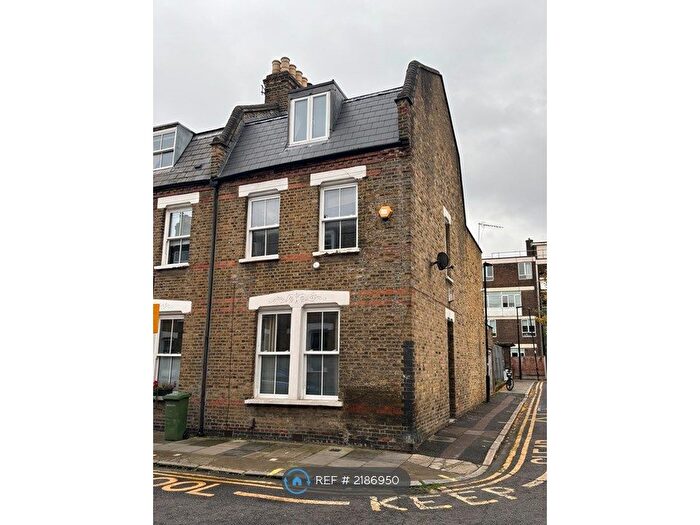 5 Bedroom Terraced House To Rent In Senrab Street, Stepney Green, E1