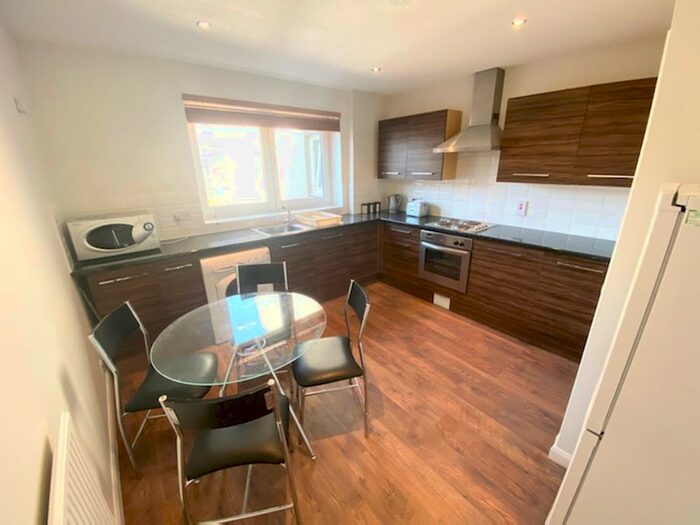 3 Bedroom Flat To Rent In Claremont Gardens, First Floor, AB10