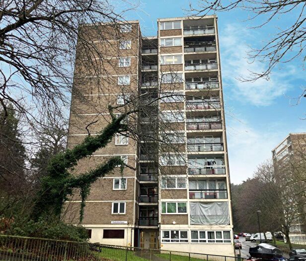 3 Bedroom Flat For Sale In Flat Pemberton House, High Level Drive, Sydenham, SE26