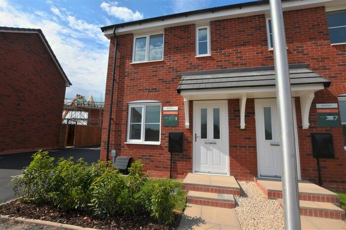 2 Bedroom Property To Rent In Westcott Way, Pershore, WR10
