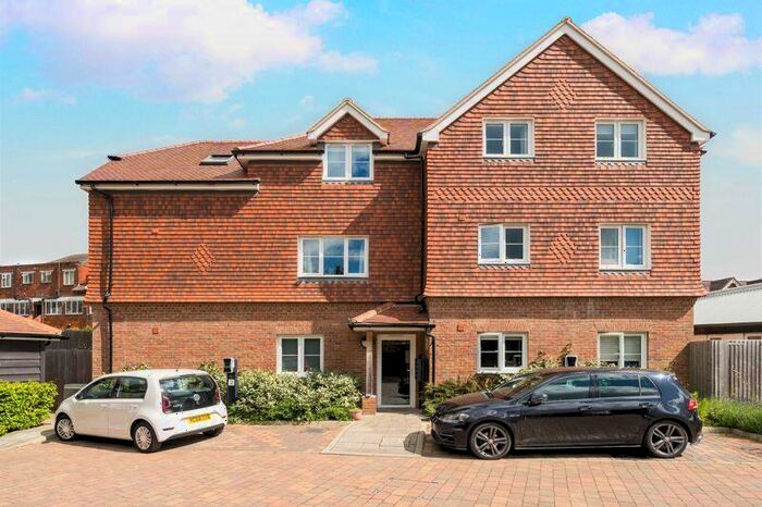 1 Bedroom Apartment To Rent In Owen Road, Godalming, GU7