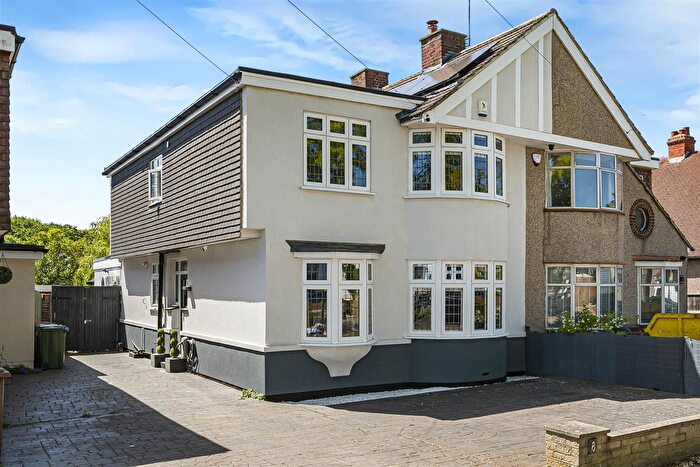 5 Bedroom Semi Detached House For Sale In Rowley Avenue, Sidcup, DA15