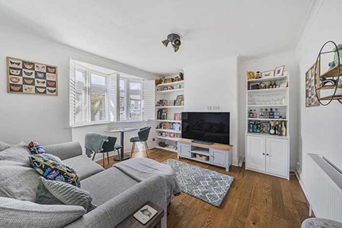 2 Bedroom Flat To Rent In Sydney Road, London, N10
