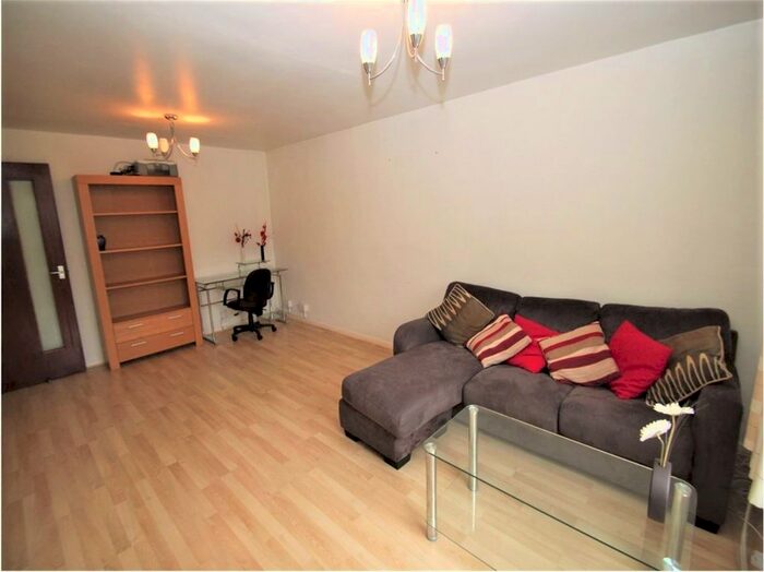 1 Bedroom Flat To Rent In Burness Close, Uxbridge, UB8