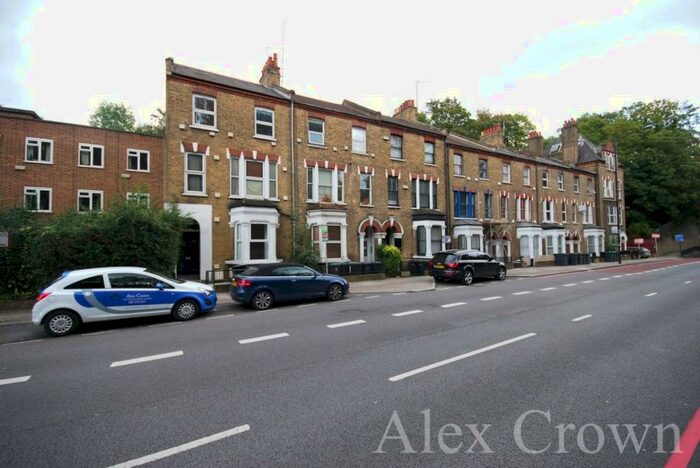 3 Bedroom Flat To Rent In Archway Road, Highgate, N6