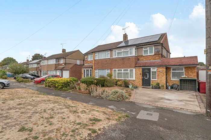 4 Bedroom Semi-Detached House For Sale In Bath Road, Slough, Berkshire, SL1