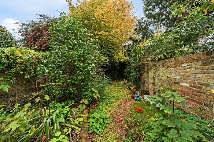 3 Bedroom Terraced House For Sale In Trigon Road, London, SW8