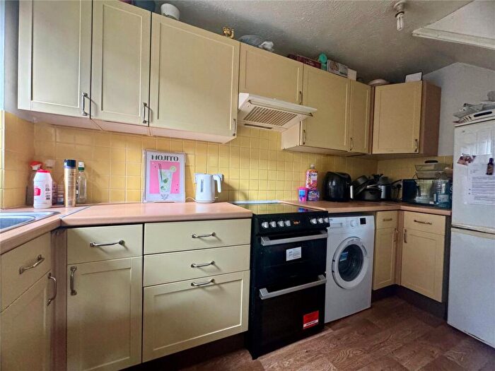 1 Bedroom End Of Terrace House To Rent In Lupin Close, Shirley, Surrey, CR0