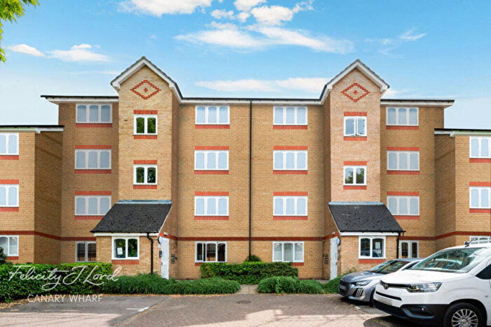 1 Bedroom Flat For Sale In Telegraph Place, London, E14