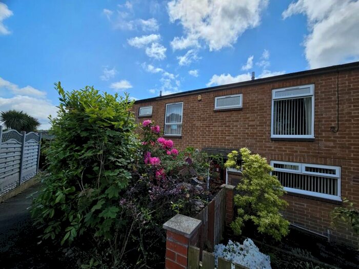 3 Bedroom Town House To Rent In Liberty Drive, Sheffield, S6