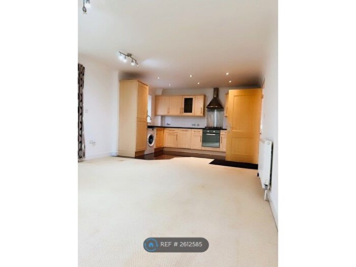 2 Bedroom Flat To Rent In Surrey Road, Bournemouth, BH4