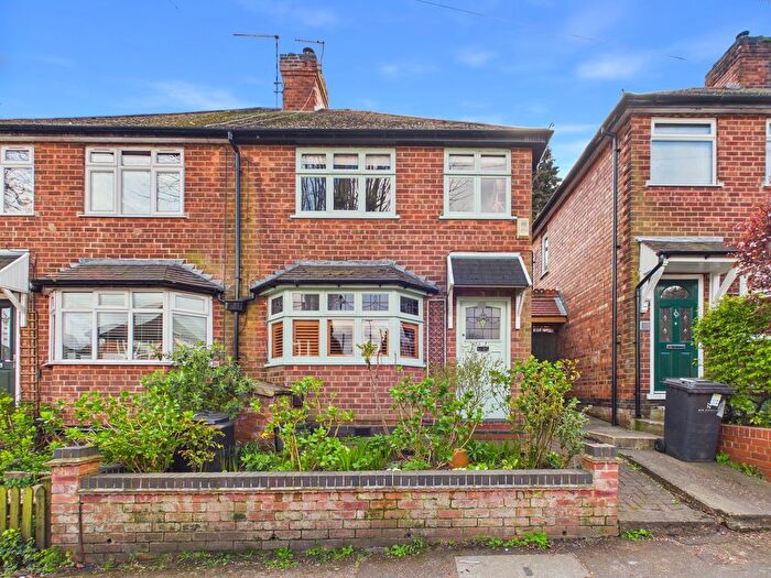 3 Bedroom Semi-detached House For Sale In Hallam Road, Mapperley, Nottingham, NG3