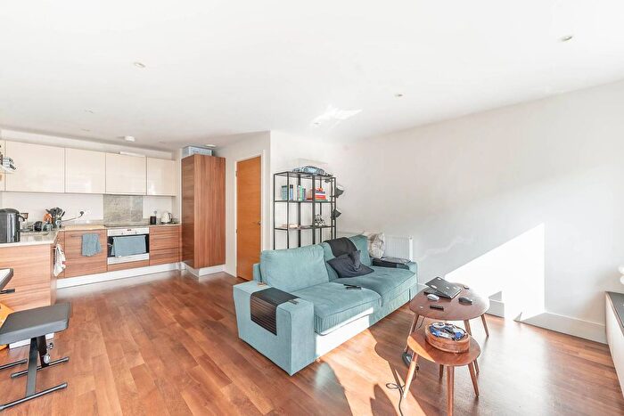 1 Bedroom Flat To Rent In Attlee Court, Stanmore, HA7