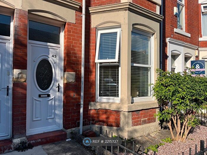 2 Bedroom Flat To Rent In Trewhitt Road, Newcastle Upon Tyne, NE6