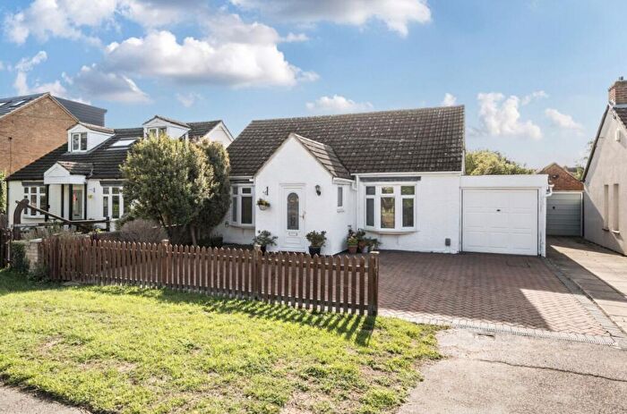 4 Bedroom Bungalow For Sale In Stagsden Road, Bromham, Bedford, MK43