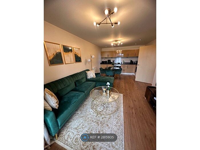 2 Bedroom Flat To Rent In Guildford Road, Woking, GU22