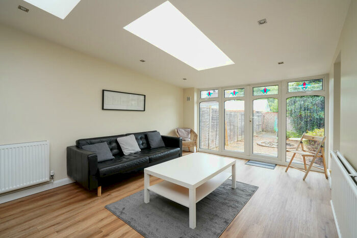 5 Bedroom Terraced House To Rent In Botley Road, Botley, OX2