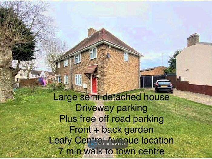 3 Bedroom Semi-Detached House To Rent In Longmead Road, Hayes, UB3