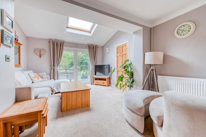 4 Bedroom Semi-Detached House For Sale In School Close, Kenninghall, NR16
