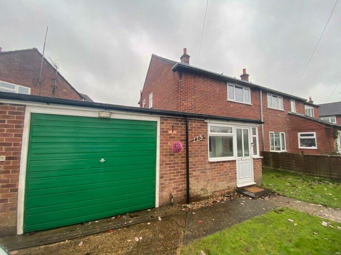 2 Bedroom Semi-Detached House To Rent In Kingsley Close Newbury, RG14