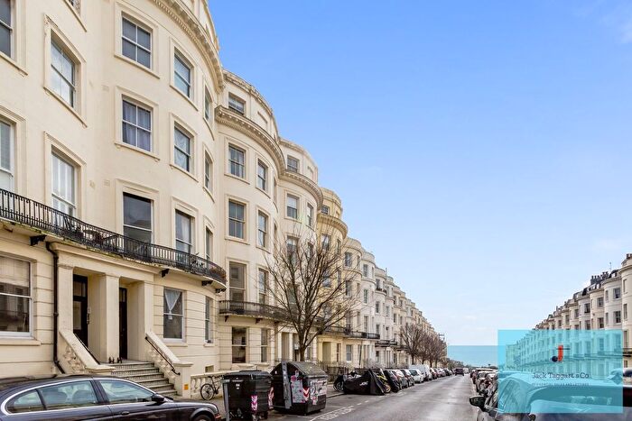 2 Bedroom Flat To Rent In Brunswick Place, Hove, BN3
