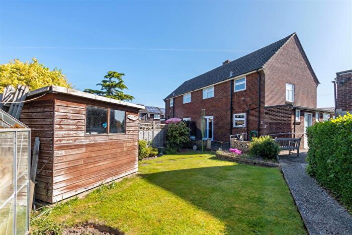 3 Bedroom Semi-Detached House For Sale In Borough Road, Petersfield, GU32