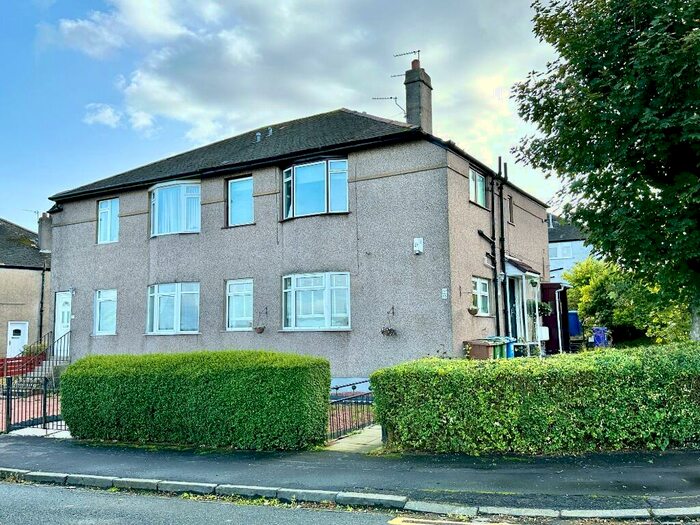 3 Bedroom Flat To Rent In Hartlaw Crescent, Cardonald, Glasgow, G52