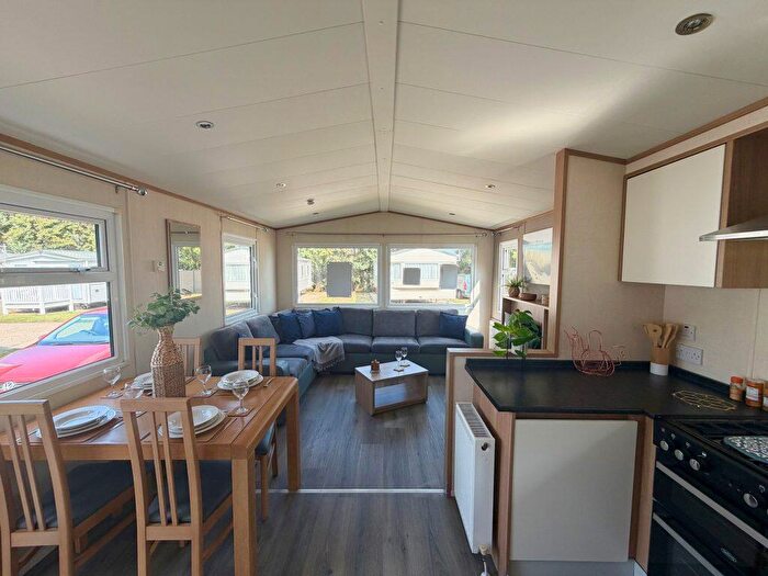 2 Bedroom Park Home For Sale In Broadland Sands Holiday Park – Suffolk, NR32